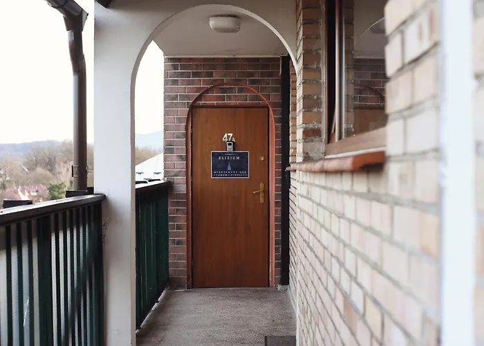 Elizjum Nad Termami Cieplice Daire *